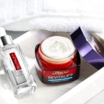 L'Oreal Paris Revitalift Triple Power Anti-Aging Face Moisturizer, Pro Retinol, Hyaluronic Acid & Vitamin C, Reduce Wrinkles 1.7 Oz - Image 3